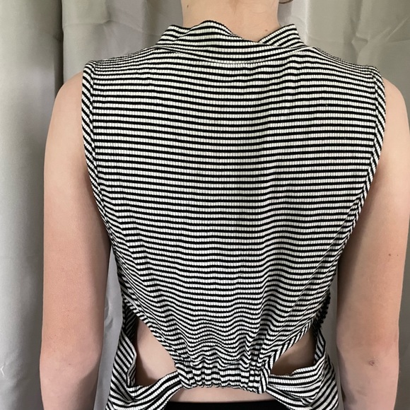 black and white tank top - Picture 2 of 3